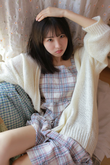 男生与女人亲嘴